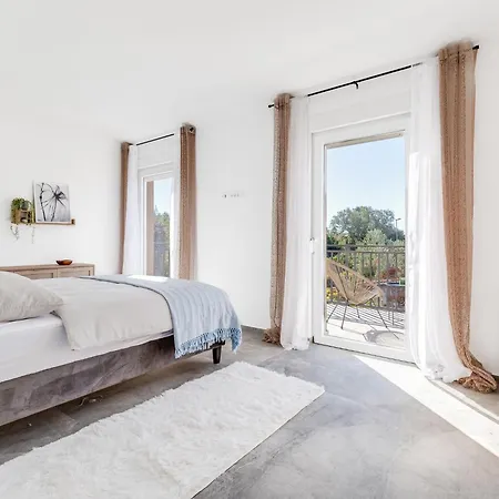 Aria By Interhome בית נופש Sukošan