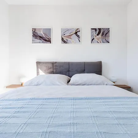 Aria By Interhome *