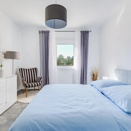 Aria By Interhome בית נופש Sukošan