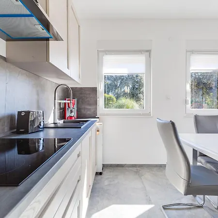 Aria By Interhome *