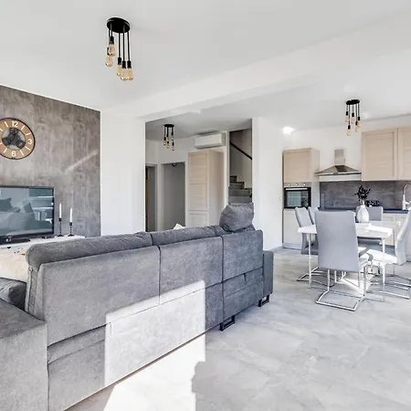 בית נופש Aria By Interhome