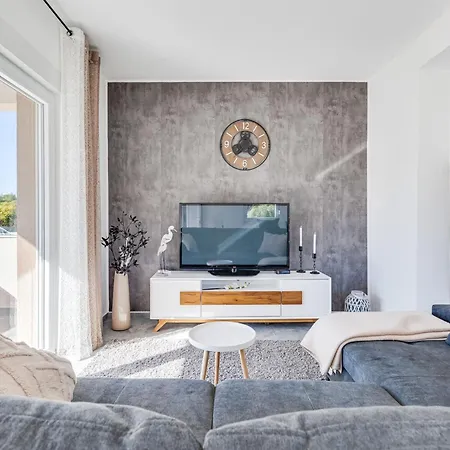 Aria By Interhome *