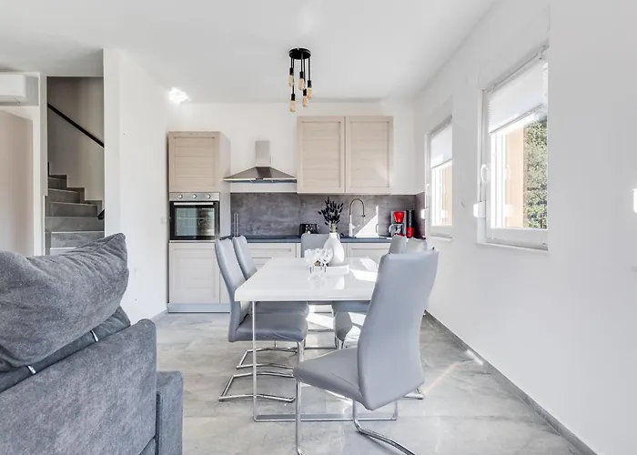 Aria By Interhome